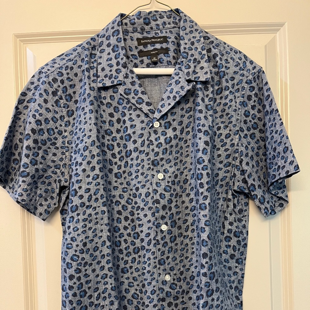 Size M Banana Republic Short Sleeve